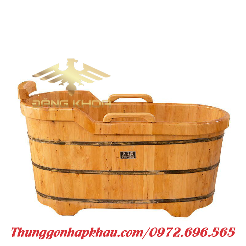 Bồn tắm gỗ được sản xuất từ các loại gỗ quý